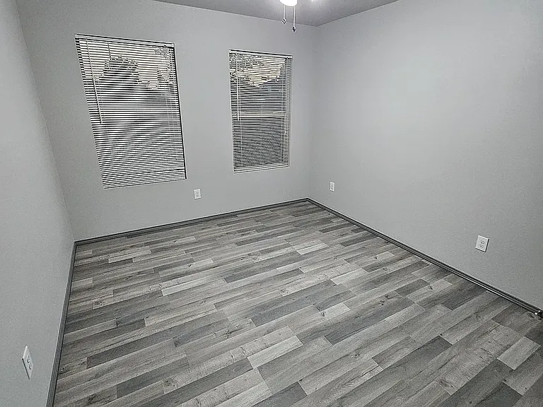 1401 Niagara Falls Ct — Photo 16