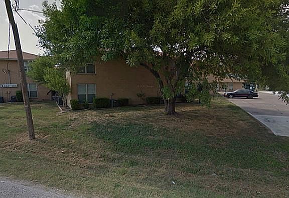 3rd image of 306 W Avenue D