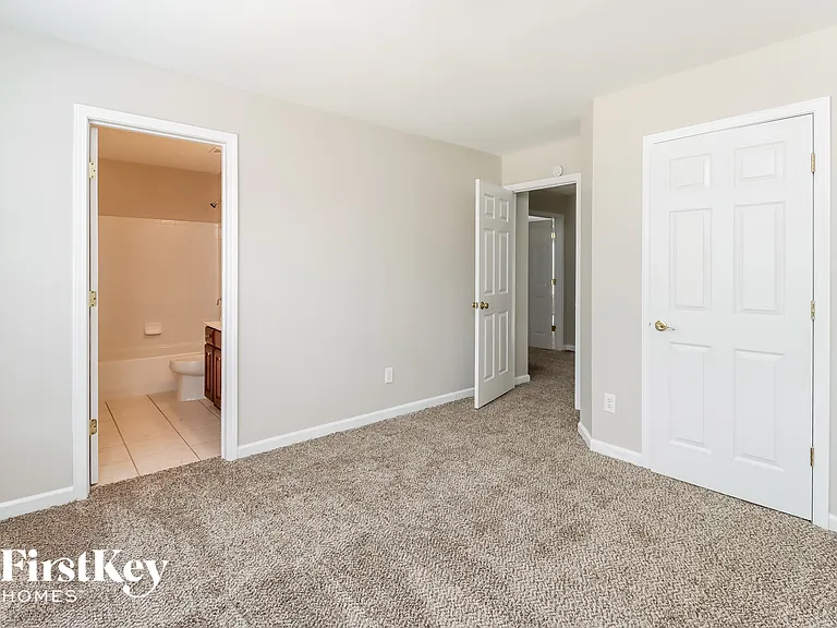 1421 Kentmire Ct — Photo 7