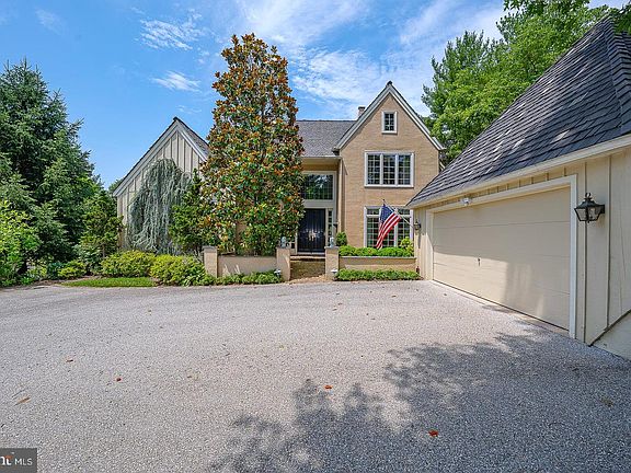 2nd image of 1241 Denbigh Ln