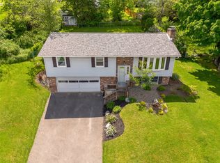 48 Green Meadow Ln, Binghamton, NY 13901