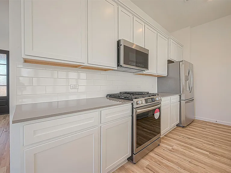 5402 Holly Haven Ct — Photo 12