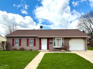 1320 N Elmwood Dr, Aurora, IL 60506