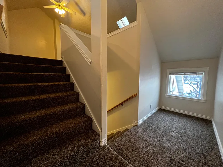 11 E 2200 S — Photo 18