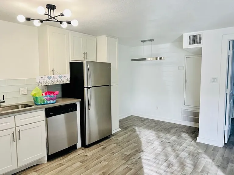 1717 Norfolk St — Photo 14