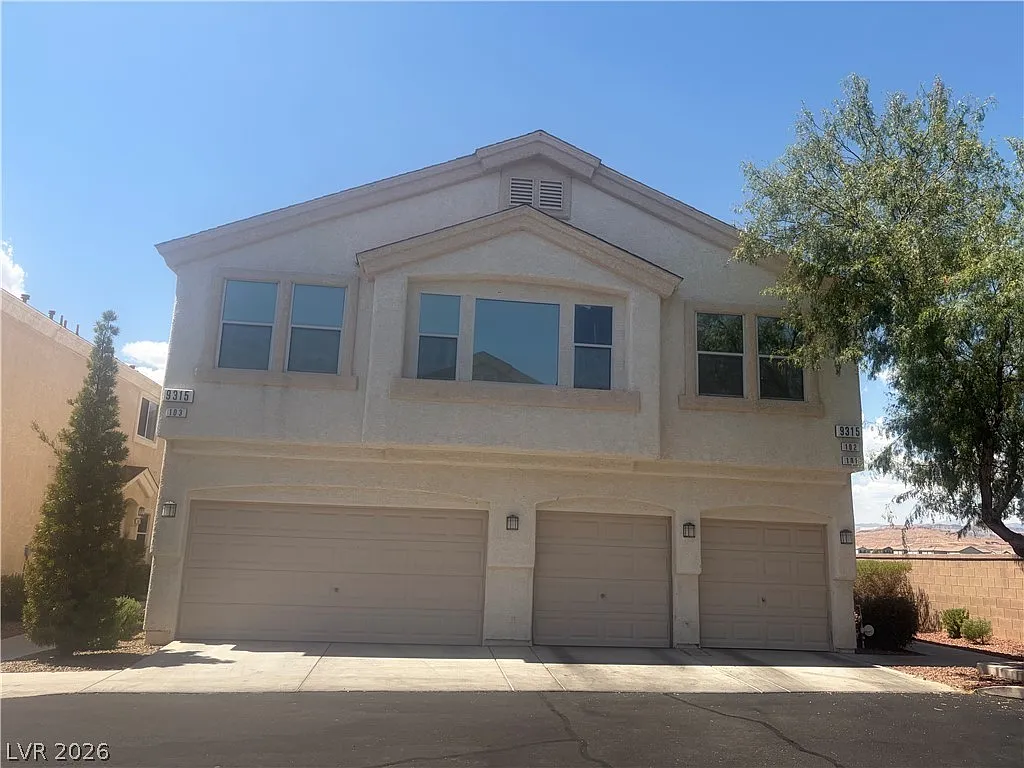 3 bed, 2.5 bath, 1553 sqft, $1,695 — Photo 2