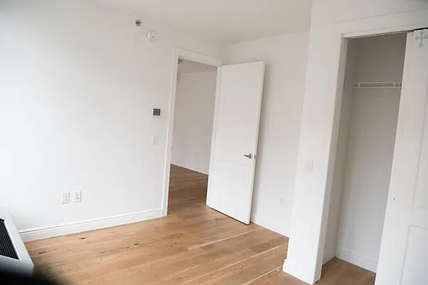 Rented by Gelfand Realty Inc | media 26