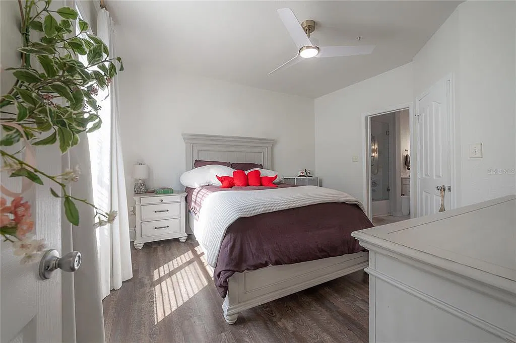 1 bed, 1.0 bath, 903 sqft, $2,500 — Photo 4