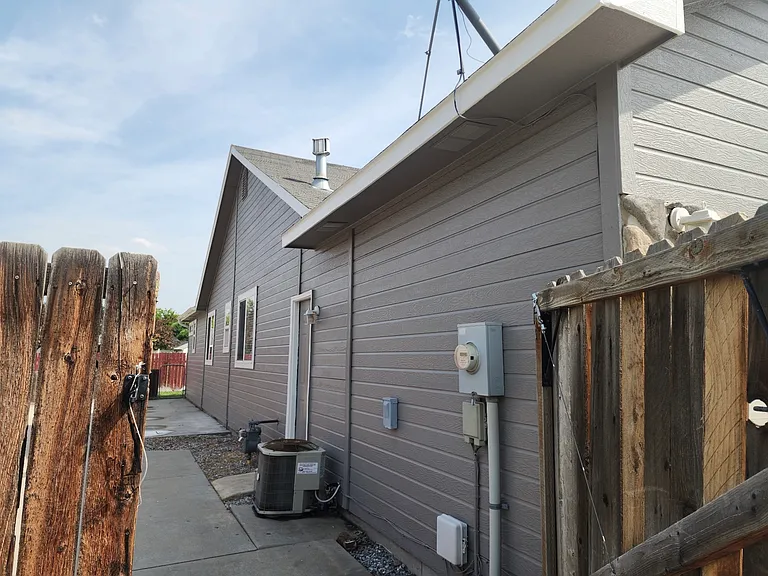 16384 Rainbow Dr — Photo 37