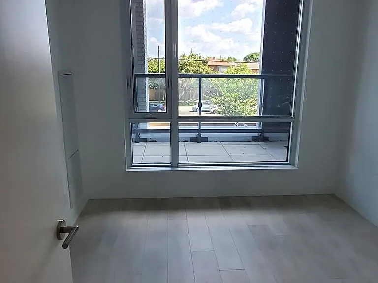 7950 Bathurst St #210 — Photo 8
