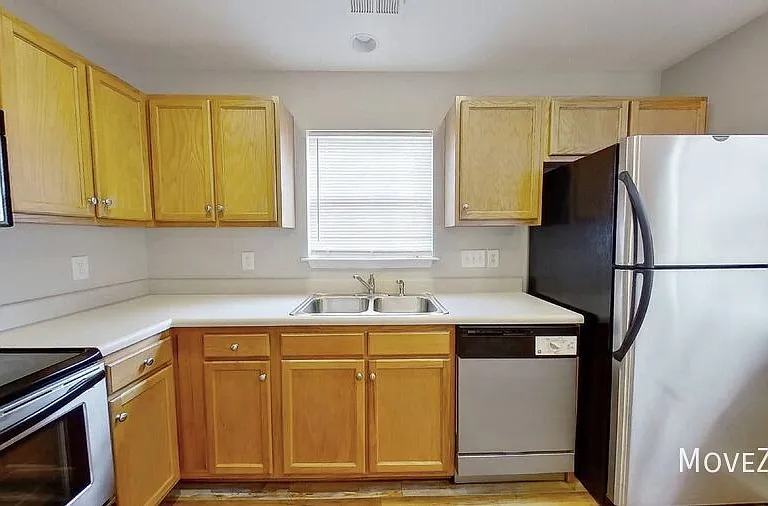 255 Luzelle Dr — Photo 5