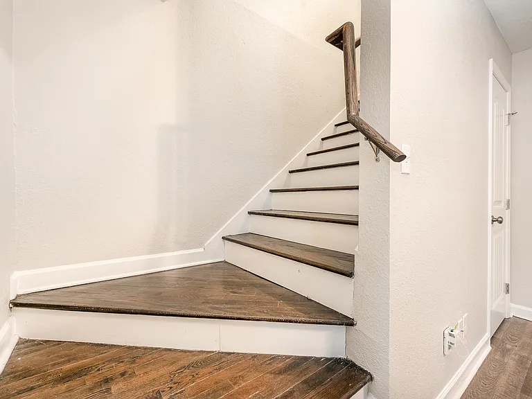 1512 Seigle Ave #4 — Photo 5