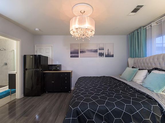 3rd image of 2214 W Verdugo Ave #B