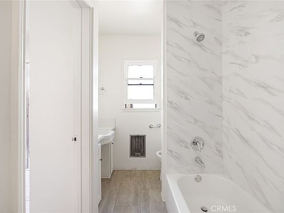 5th image of 1367 N Mentor Ave #1367