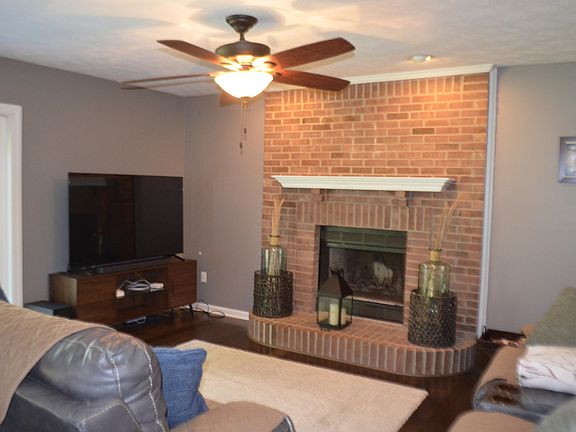 2nd image of 4628 Hickory Creek Dr