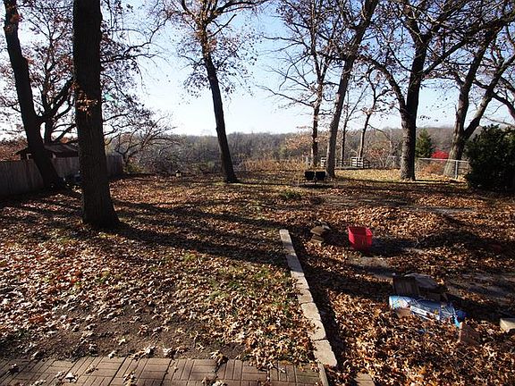 5th image of 198 Oakwood Dr