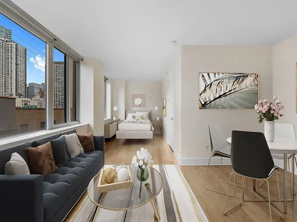401 East 60th Street 7M image 3 of 15