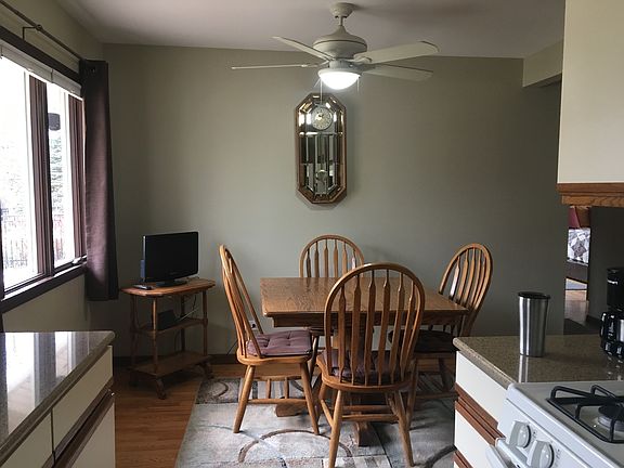 5th image of 547 Sussex Ct