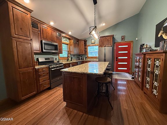 5th image of 216 Zoder Dr