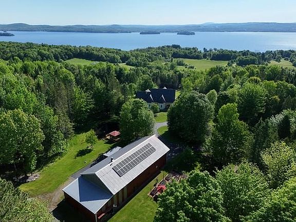 4th image of 4647 Lake Road
