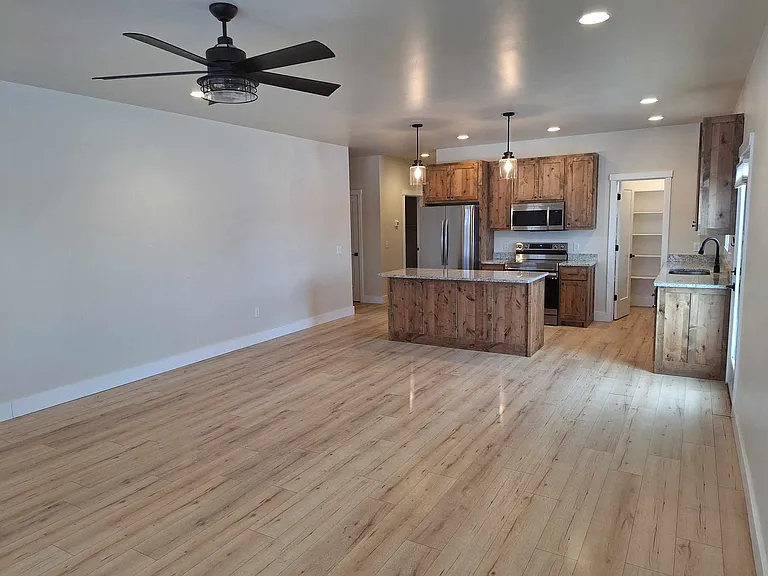 708 S Walnut St #2 — Photo 2
