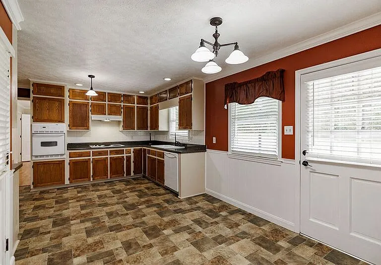 1110 Maple Cir — Photo 10