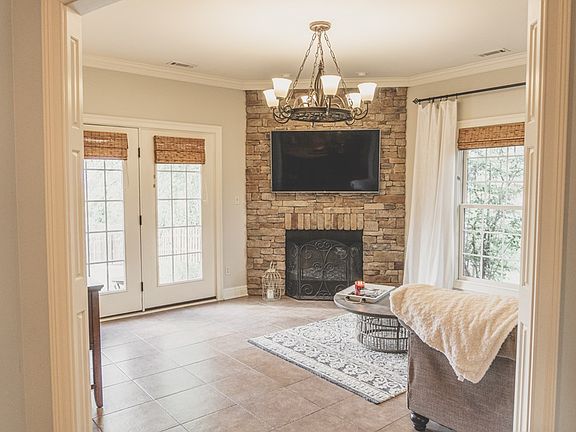 4th image of 4574 Lake Forest Dr