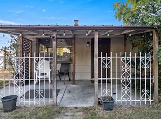 901 NW D St, Grants Pass, OR 97526