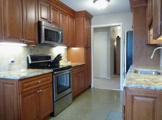 615 Heritage Vlg, Southbury, CT 06488