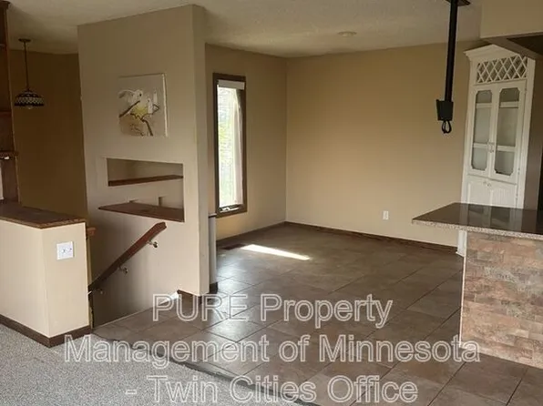 4504 Cinnamon Ridge Trl #B, Eagan, MN 55122