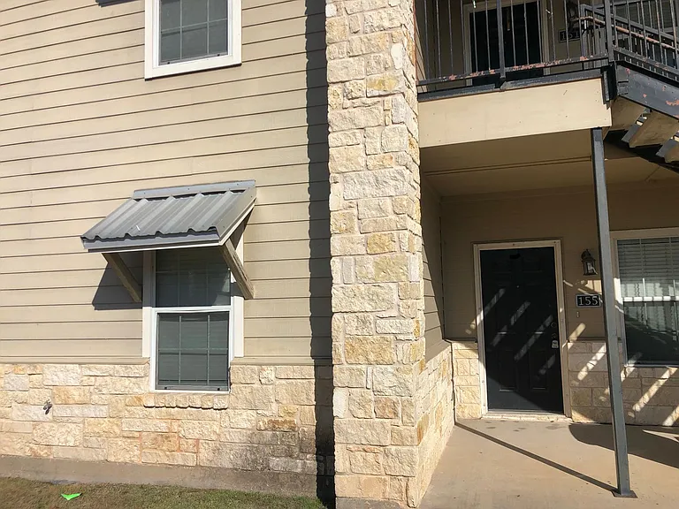 151-157 Bentwood — Photo 3