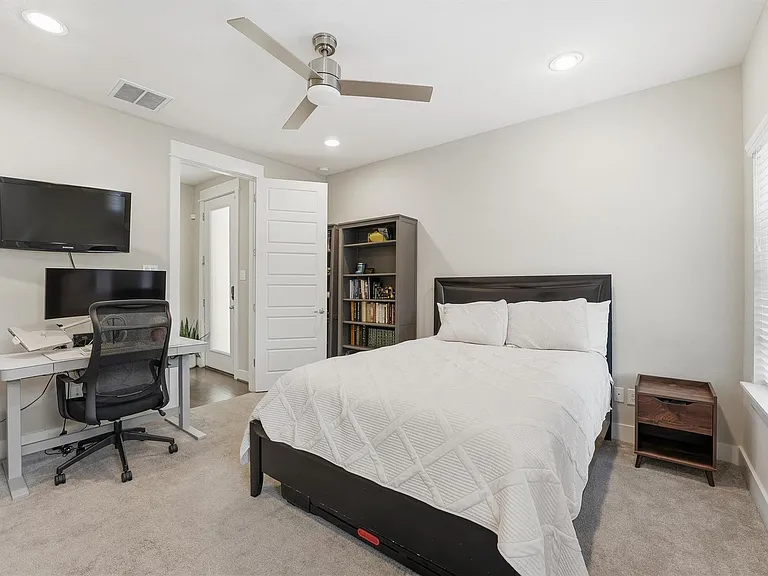 2057 Sherwood Forest St — Photo 14