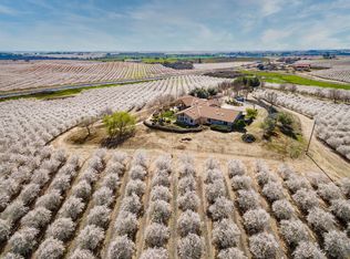 702 Crabtree Rd, Waterford, CA 95386