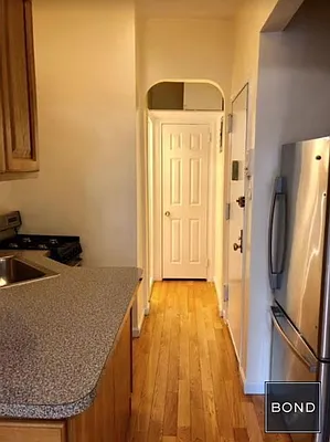 Rented by Bond New York | media 3