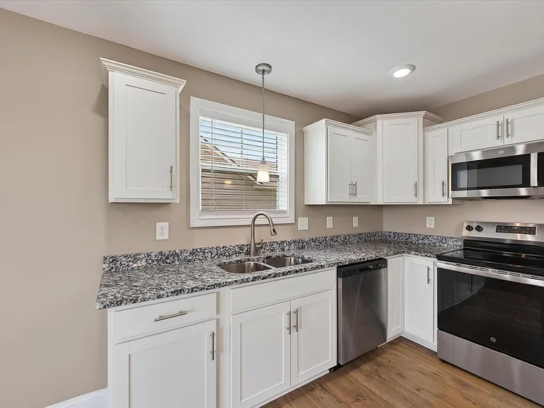 930 Tufnel Dr — Photo 13