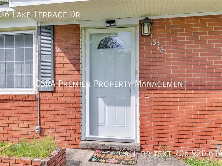 836 Lake Terrace Dr — Photo 4