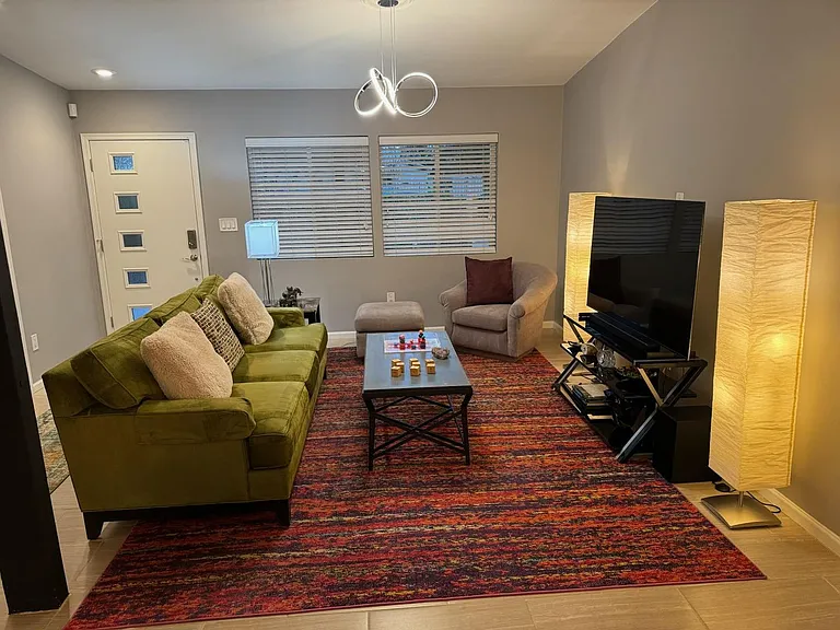 1510 E Whitton Ave — Photo 24