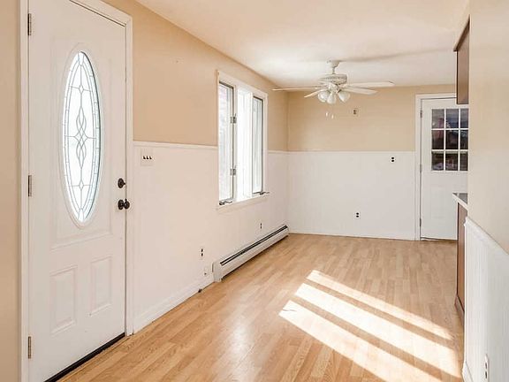 2nd image of 10 Beulah St