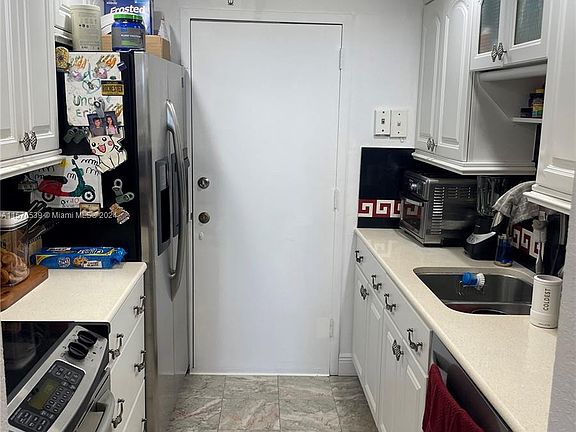 5th image of 2350 NE 135th St APT 1504