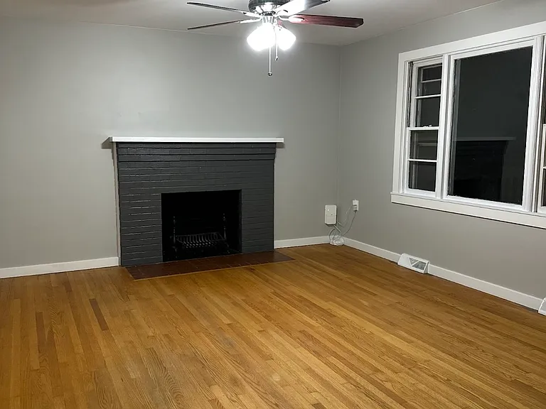 220 Chestnut St — Photo 13