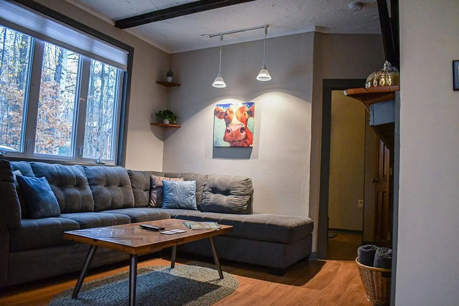 2 bed, 1.0 bath, 699 sqft, $5,216 — Photo 1