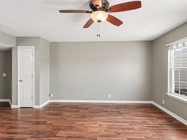 220 Buck Run Dr — Photo 4