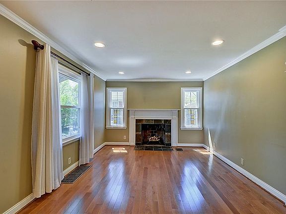 4th image of 5420 Primrose Ave