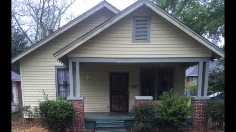 2nd image of 816 Adeline St