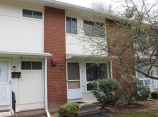 132 Centerbrook Rd, Hamden, CT 06518