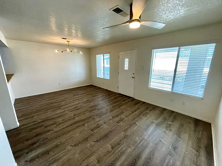 1800 Clubhouse Dr #157 — Photo 5