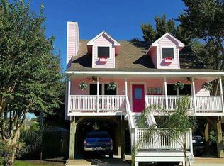 930 Elm Rd, Clear Lake Shores, TX 77565