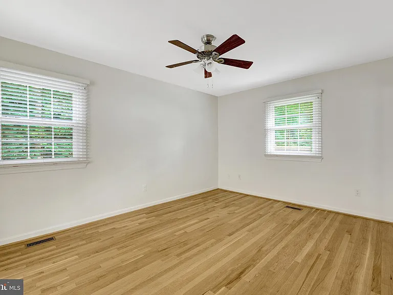 615 Kearney Ct SW — Photo 32