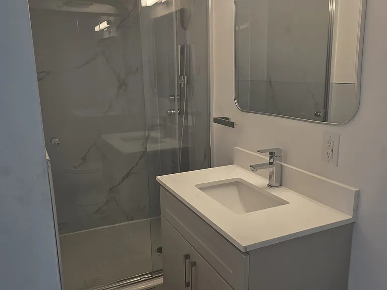 6 Chestermere Cres #BASEMENT — Photo 9