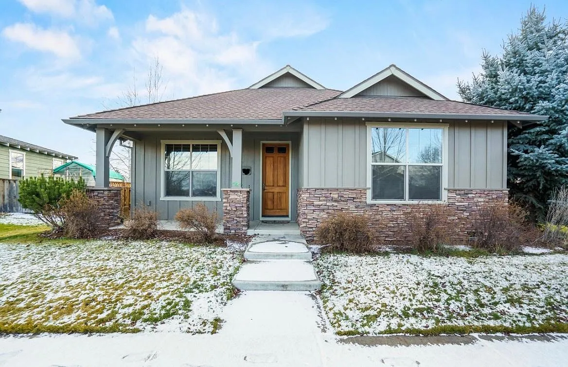 NE Hudspeth Rd, Prineville — Photo 1